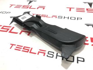 Воздуховод заднего ряда Rivian R1T 1 поколение 2022, PT00011944-D