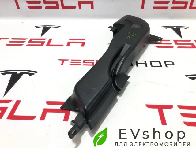 Воздуховод заднего ряда Rivian R1T 1 поколение 2022, PT00011945-D - фото №1