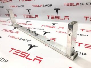 Кронштейн крепления защиты днища Rivian R1T 1 поколение 2022, PT00031470