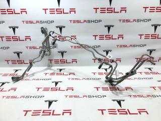 патрубок (трубопровод, шланг) Rivian R1T 1 поколение 2022, C100043837