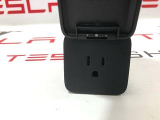 Розетка Rivian R1T 1 поколение 2022, PT00015893-C