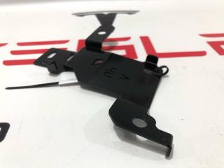 кронштейн (крепление) Rivian R1T 1 поколение 2022, PT00056836-B