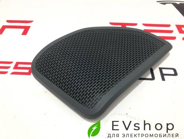 Декоративная накладка Rivian R1T 1 поколение 2022, PT00033082-C, PT0003380-C - фото №1