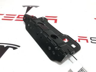 Кронштейн крепления потолка и панорамного стекла Rivian R1T 1 поколение 2022, PT00017957-H-001, 35523419, 62998D