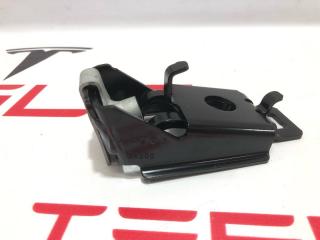 Кронштейн крепления сиденья Rivian R1T 1 поколение 2022, PT00039433