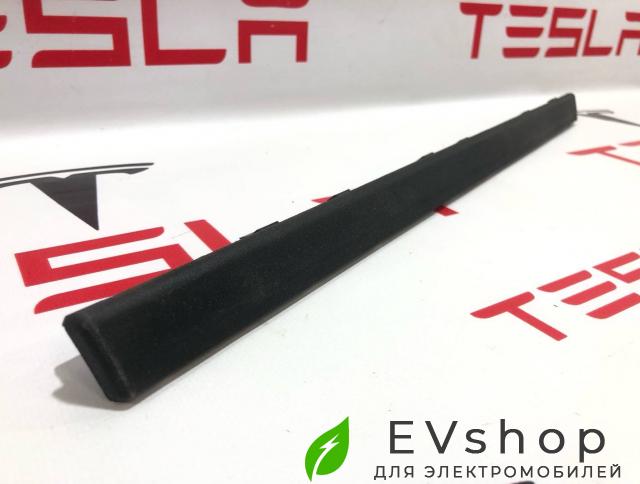 накладка двери внутренняя задняя правая Rivian R1T 1 поколение 2022, PT00041148B - фото №1