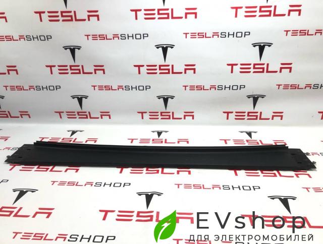 Накладка багажника внутренняя (пластик) Rivian R1T 1 поколение 2022, PT00000373, PT00030679 - фото №1