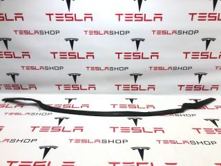 уплотнитель подкапотного пространства Rivian R1T 1 поколение 2022