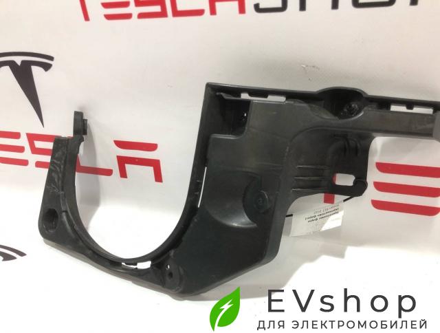 крепление фары левой Rivian R1T 1 поколение 2022, PT00000465H - фото №1