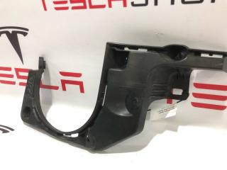 крепление фары левой Rivian R1T 1 поколение 2022, PT00000465H