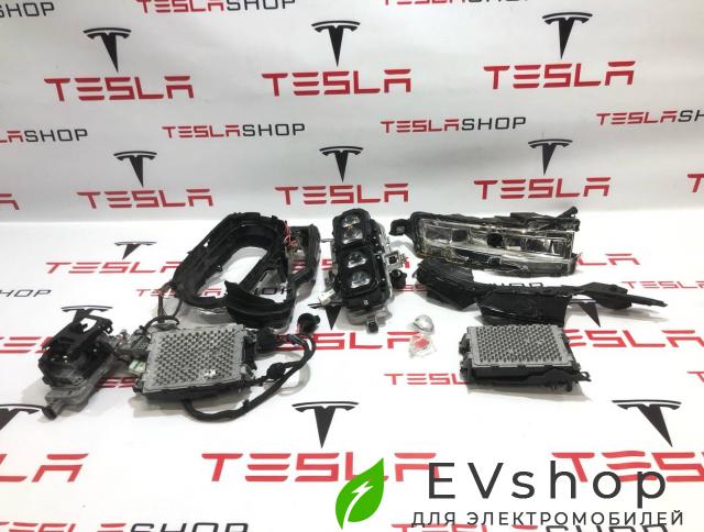 фара (запчасти) прав. Rivian R1T 1 поколение 2022, PT00000464H, C300000464-L - фото №1