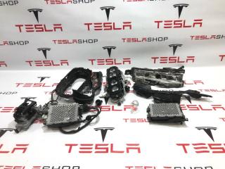 фара (запчасти) прав. Rivian R1T 1 поколение 2022, PT00000464H, C300000464-L