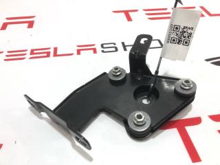 кронштейн (крепление) Rivian R1T 1 поколение 2022, PT00000719