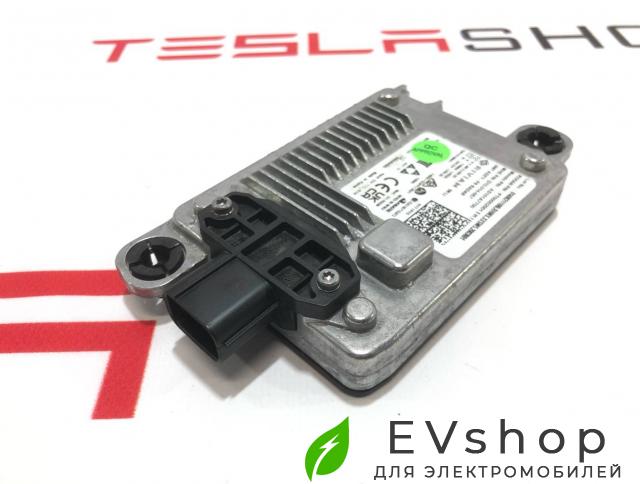 радар / датчик активного круиз контроля Rivian R1T 1 поколение 2022, PT00002001 - фото №1