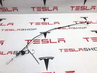 трос капота Rivian R1T 1 поколение 2022, 211202