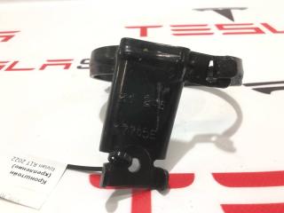 кронштейн (крепление) Rivian R1T 1 поколение 2022, 21246, 17705E