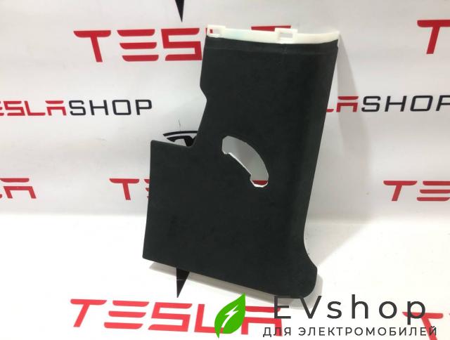 Накладка стойки С Rivian R1T 1 поколение 2022, PT00001388, PT00001386 - фото №1