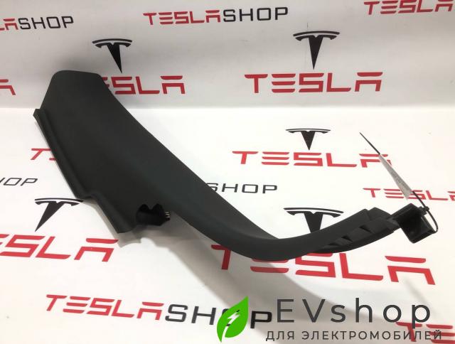 Накладка стойки С Rivian R1T 1 поколение 2022, PT00001380, PTY0104125 - фото №1