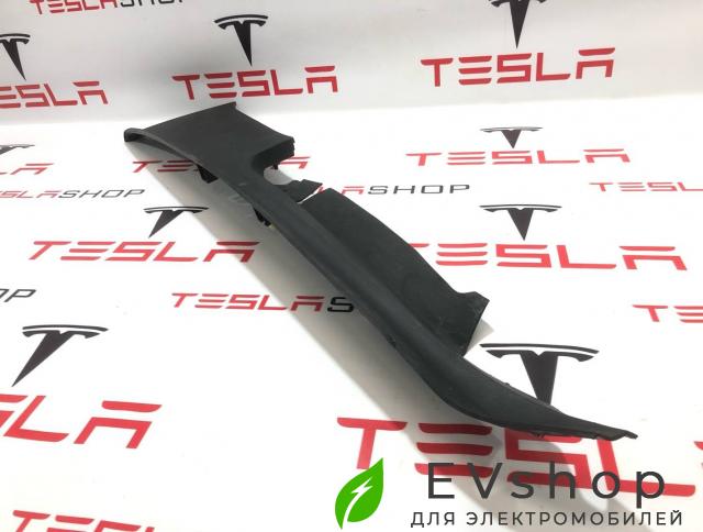 Подкапотный пластик бокса Rivian R1T 1 поколение 2022, PT00015370-B, PT00000302-E - фото №1