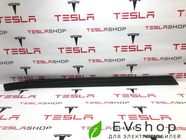 Уплотнитель порога Rivian R1T 1 поколение 2022, PT00002356, PT00002361 - фото №1