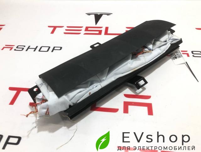 подушка безопасности коленная Rivian R1T 1 поколение 2022, PT00000829-H - фото №1