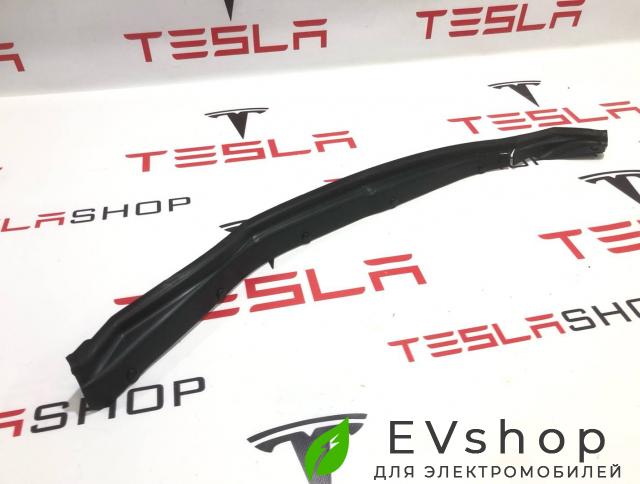 уплотнитель двери Rivian R1T 1 поколение 2022, PT00002360 - фото №1