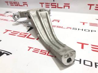 кулак поворотный правый Rivian R1T 1 поколение 2022, PT00001860