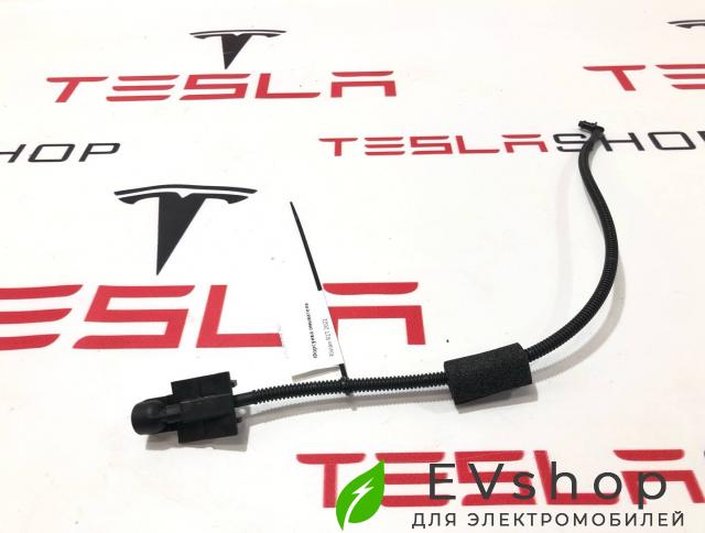 форсунка омывателя лобового стекла Rivian R1T 1 поколение 2022 - фото №1