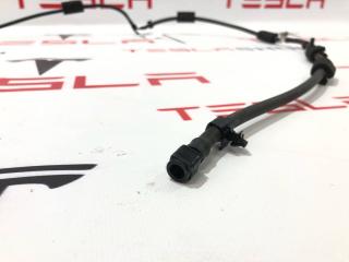 Шланг форсунки стеклоомывателя Rivian R1T 1 поколение 2022