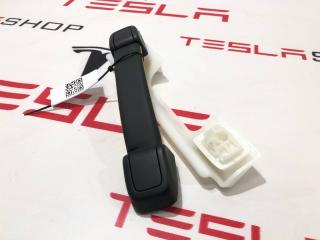 ручка внутренняя потолочная Rivian R1T 1 поколение 2022, D6800236, PT00017957-H-001