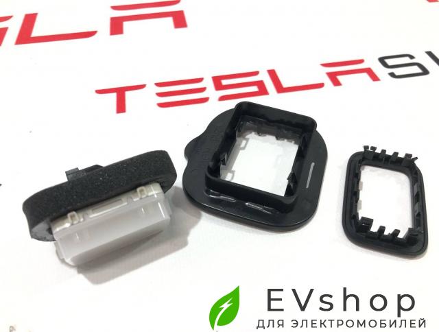 Фонарь подсветки салона Rivian R1T 1 поколение 2022, PT00039750 - фото №1