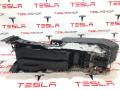 консоль салона (центральная часть) Rivian R1T 1 поколение 2022, PT00000877 - фото №6