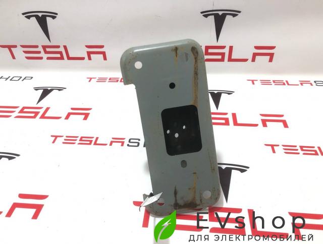 кронштейн переднего бампера LiXiang L9 1 поколение 2024, X01-84000001 - фото №1