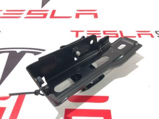 Крепление бампера переднего Zeekr 001 1 поколение 2023