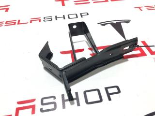 Крепление бампера переднего Zeekr 001 1 поколение 2023