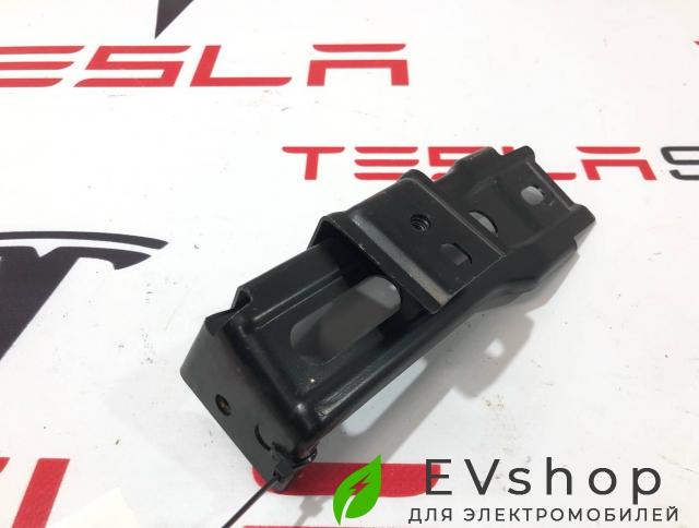 Крепление бампера переднего Zeekr 001 1 поколение 2023, 100032713 - фото №1