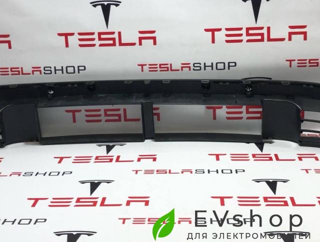 заглушка (решетка) в бампер LiXiang L9 1 поколение 2024, X01-28030013, X01-28030016 - фото №1