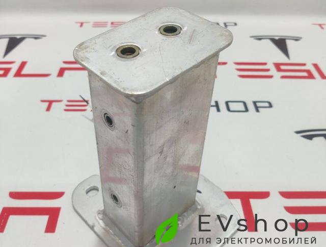 кронштейн переднего бампера LiXiang L9 1 поколение 2024, X01-84000415 - фото №1