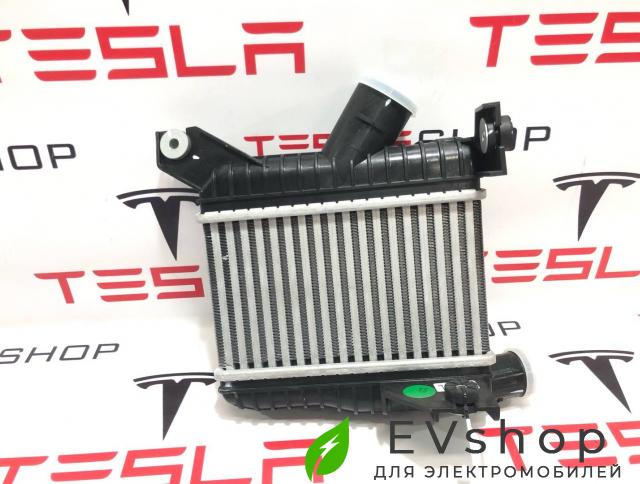 интеркулер LiXiang L9 1 поколение 2024, X01-11190039, X01-11190032 - фото №1