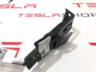 Крепление бампера переднего Zeekr 001 1 поколение 2023, 100032713