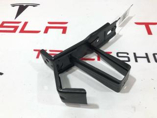 Крепление бампера переднего Zeekr 001 1 поколение 2023