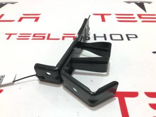 Крепление бампера переднего Zeekr 001 1 поколение 2023