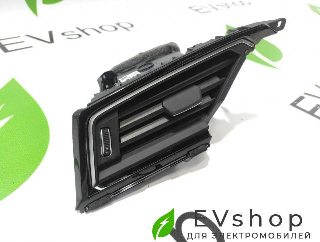 Воздуховод центральной панели (водительский) Audi e-tron 1 поколение 2019, электро, 4KL.820.901 - фото №1