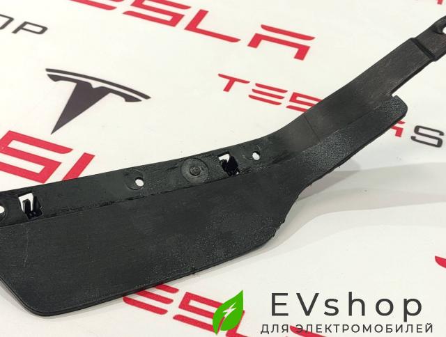 брызговик Rivian R1T 1 поколение 2022, AY00000643, PT00000388J - фото №1