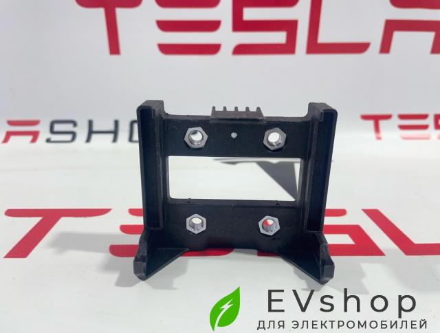 Кронштейн крепления радара Jaguar 2020, 1271015037 - фото №1