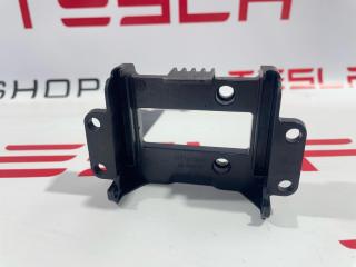 Кронштейн крепления радара Jaguar 2020, 1271015046