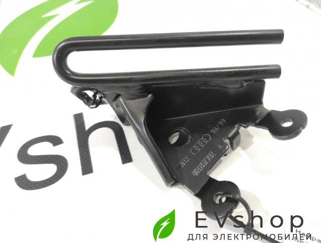 направляющая ремня безопасности задняя правая Audi e-tron 1 поколение 2019, электро, 4K8.857.792.A - фото №1